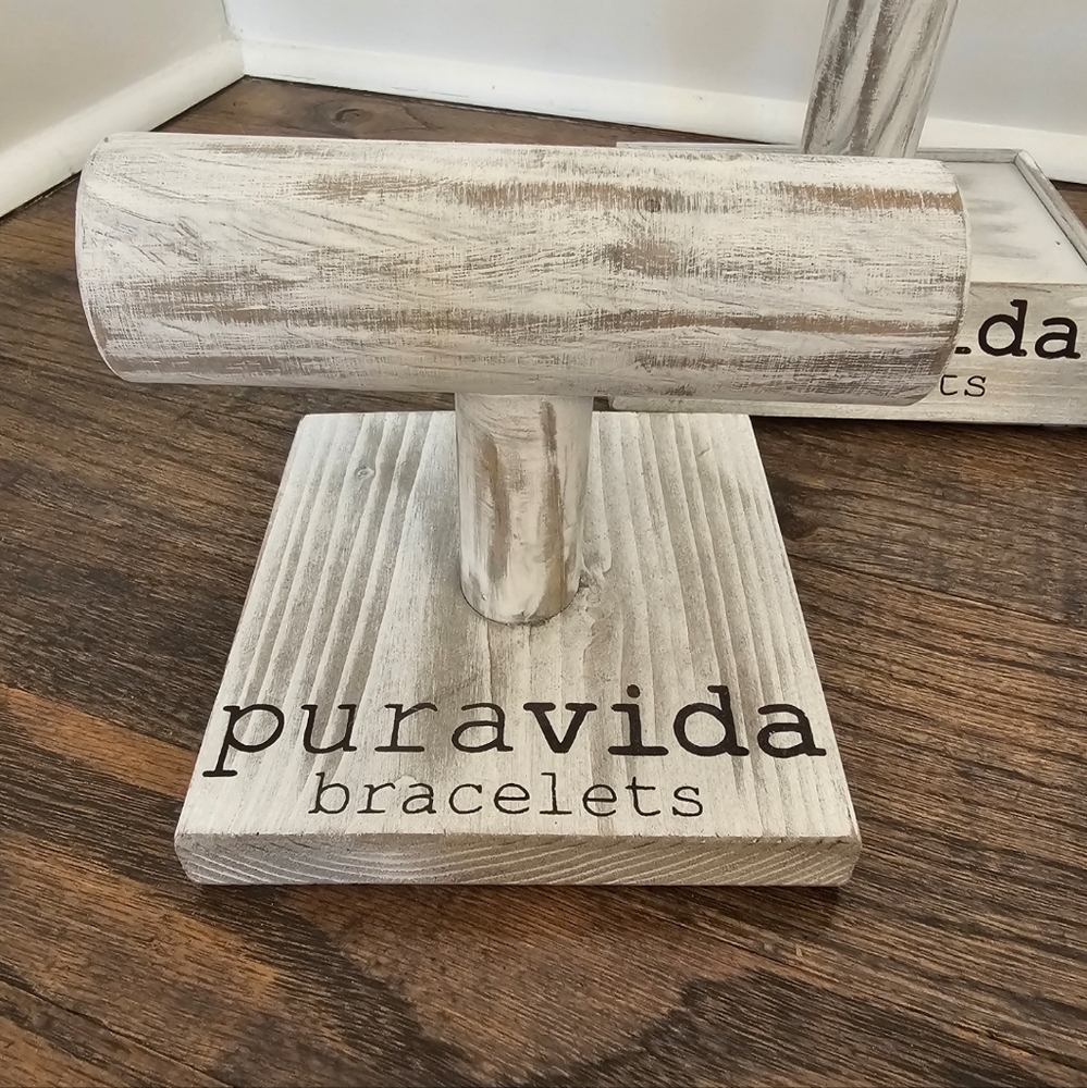 Pura Vida bracelet displays